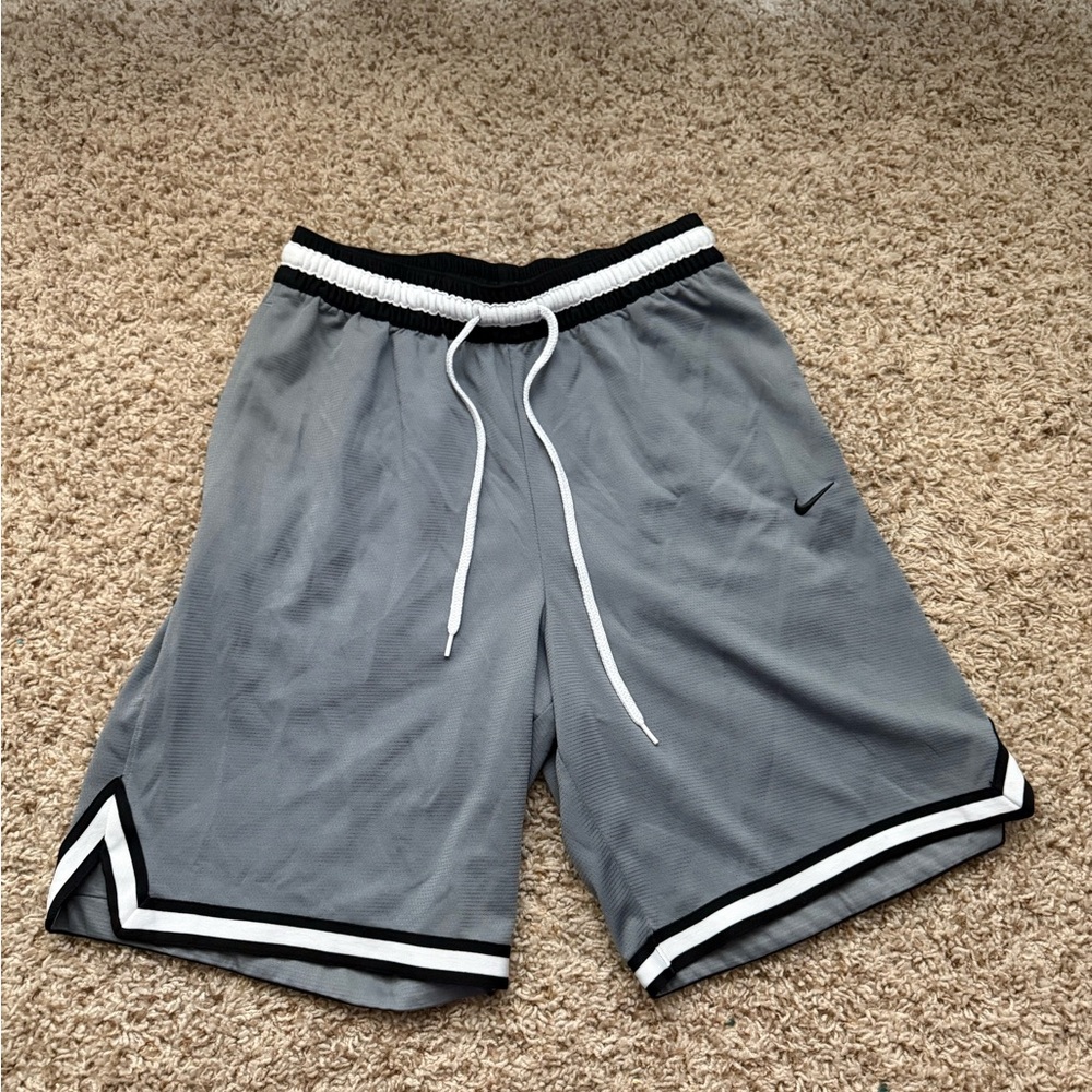 Nike Men's Athletic Shorts in Gray and Black